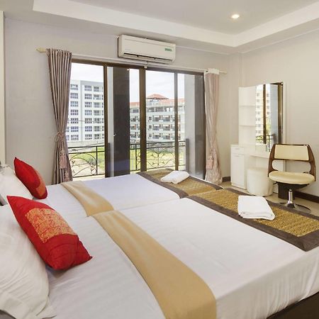 Royal Q & D Suites Pattaya Esterno foto