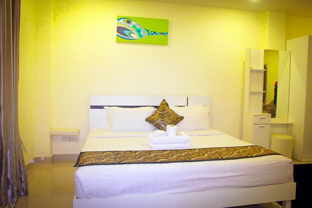 Royal Q & D Suites Pattaya Esterno foto