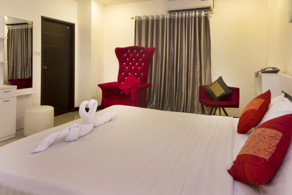 Royal Q & D Suites Pattaya Esterno foto