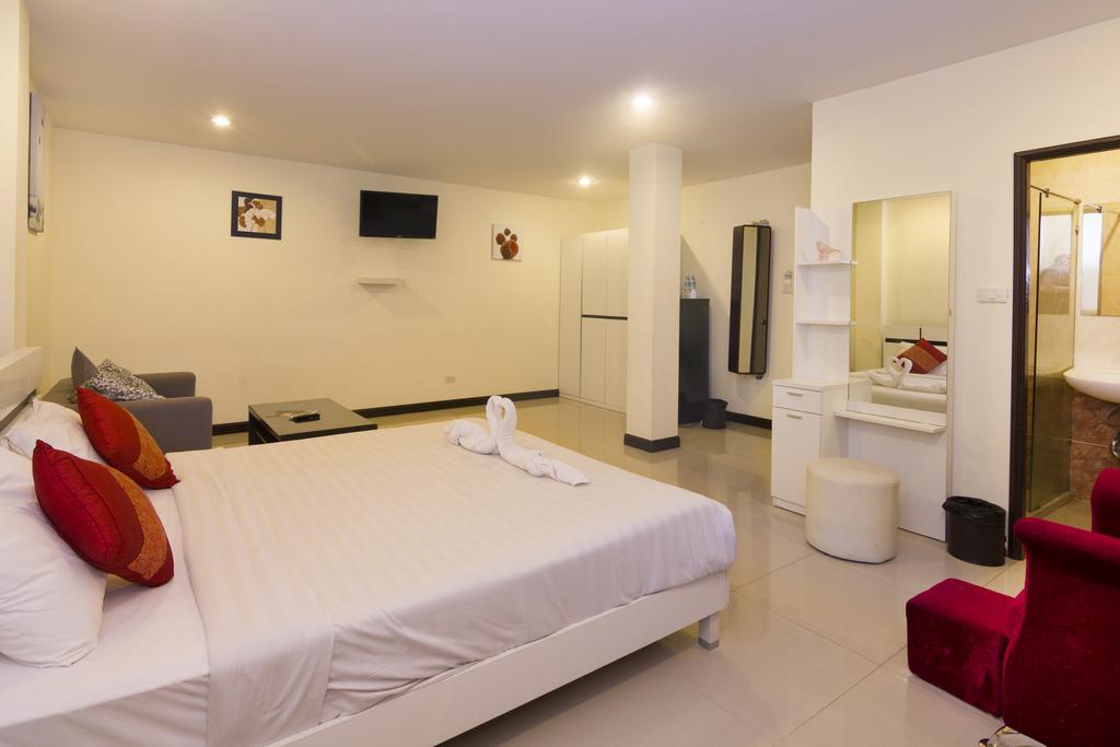 Royal Q & D Suites Pattaya Esterno foto