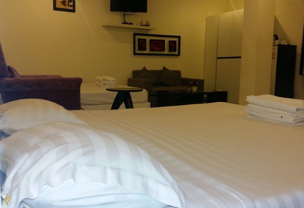 Royal Q & D Suites Pattaya Esterno foto