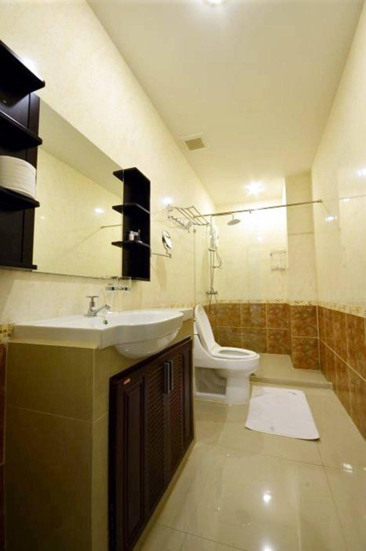 Royal Q & D Suites Pattaya Esterno foto