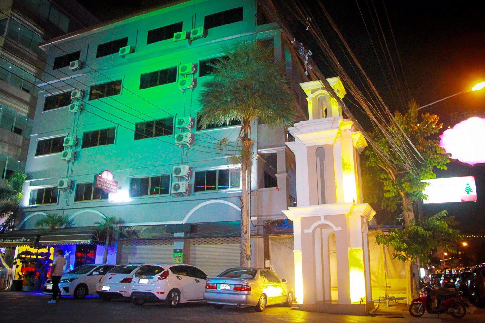 Royal Q & D Suites Pattaya Esterno foto